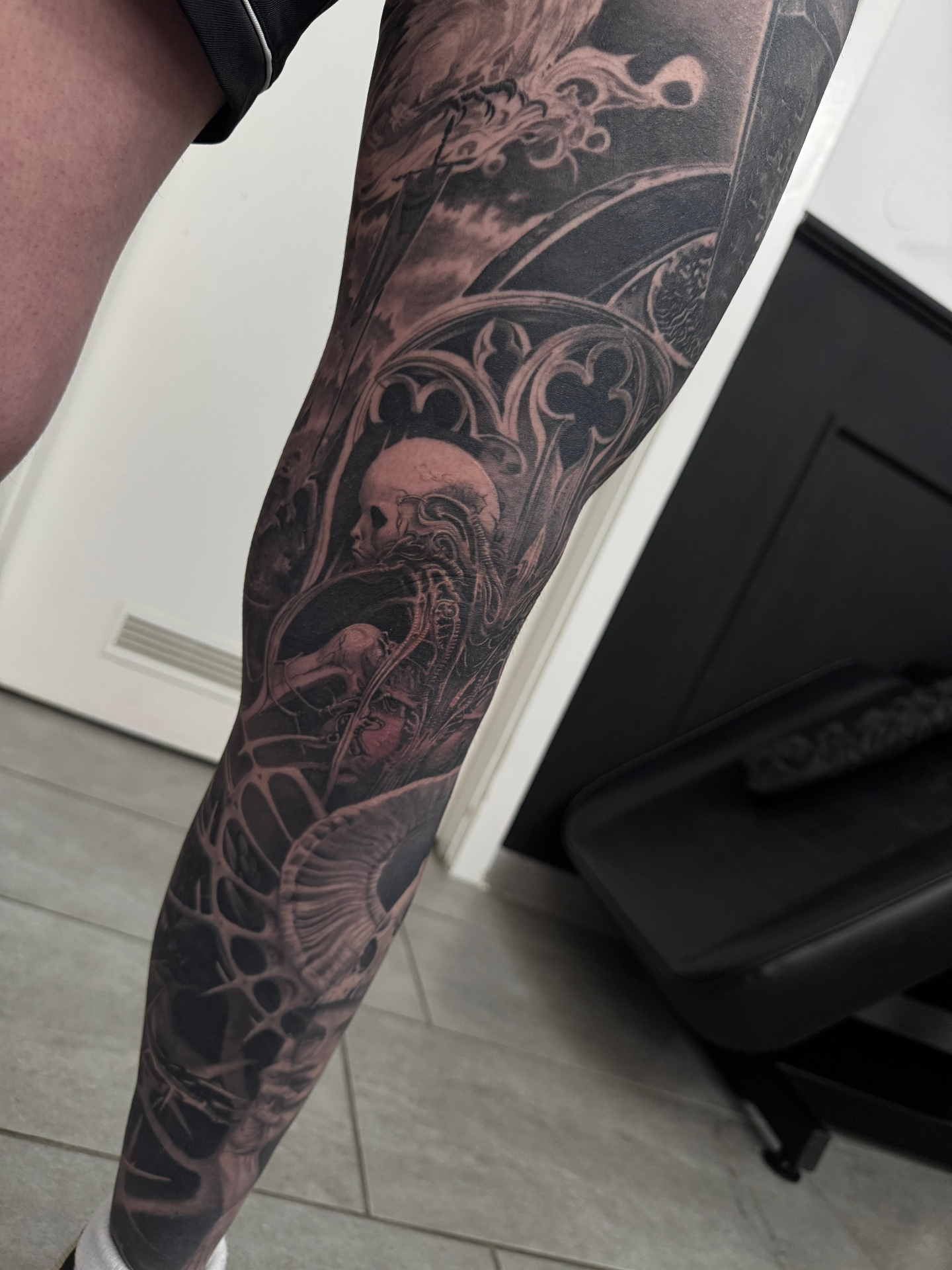 Gothic Skulls — Leg Sleeve